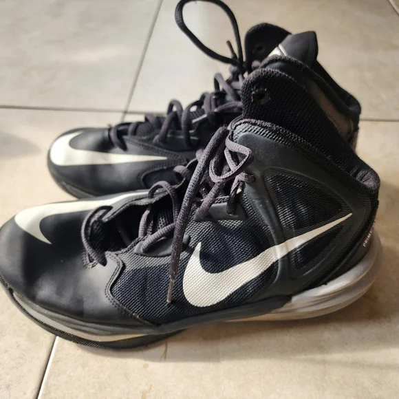 Men's Nike Prime Hype Basketball Sneakers - Picture 2 of 3